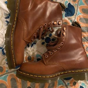 NWOT Dr. Martens Pascal Virginia